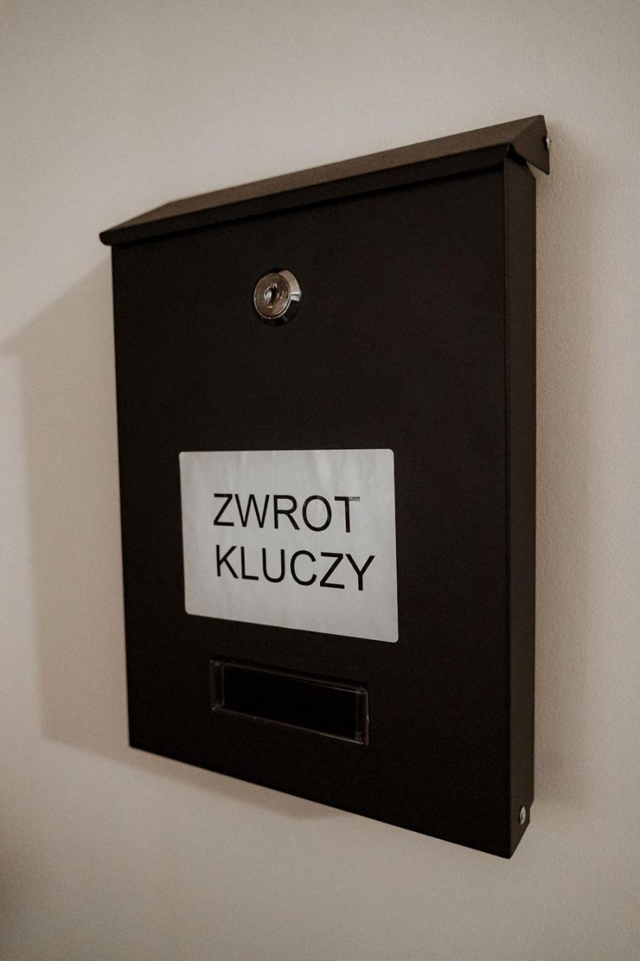 Noclegi Przy Stacji Nowy Dwor Mazowiecki Ngoại thất bức ảnh